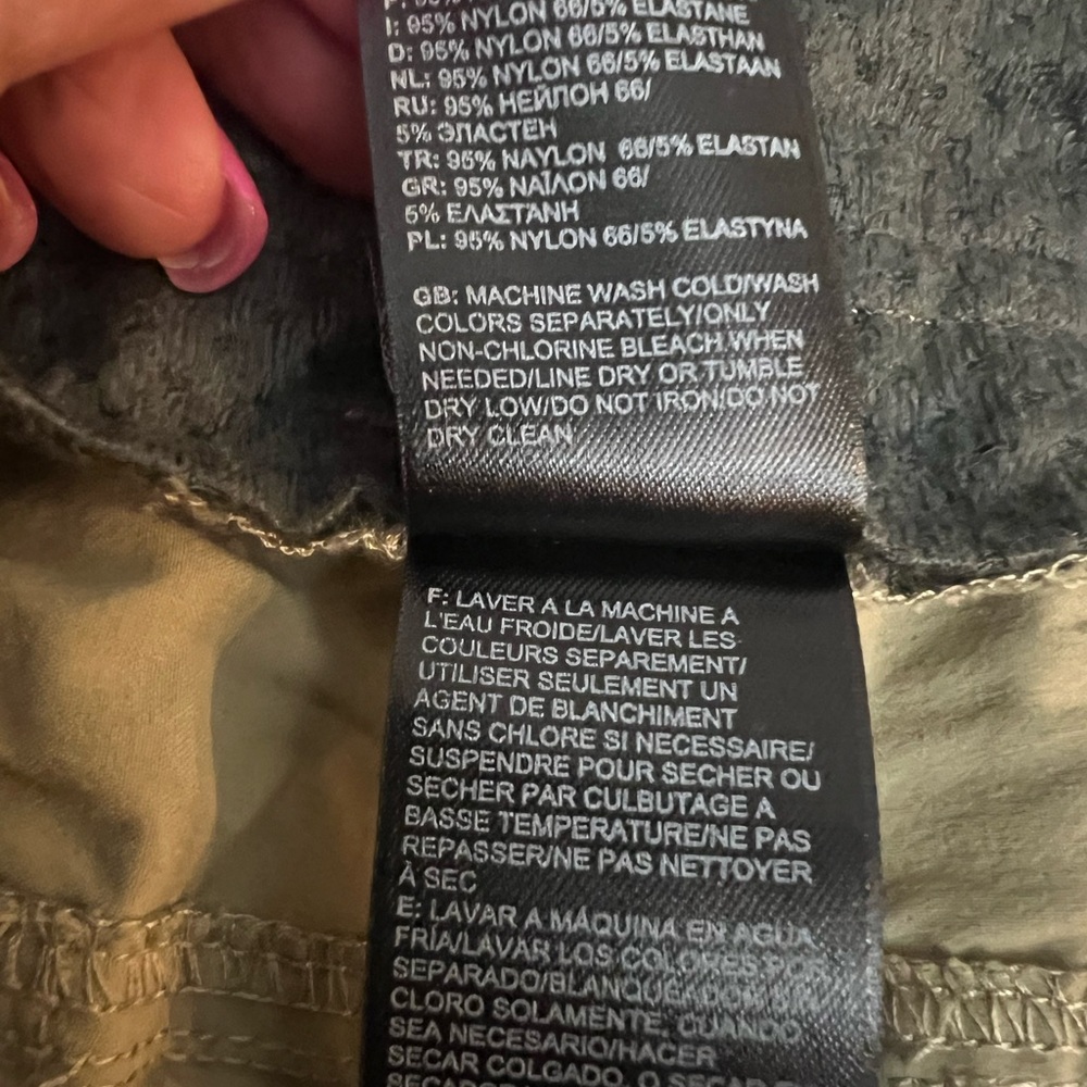 The North Face Women’s  khaki Shorts - Picture 8 of 13